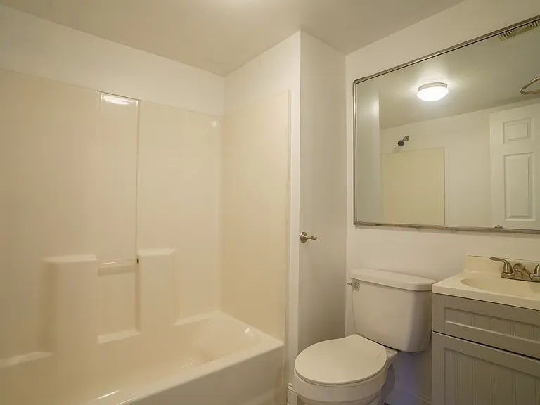 1402 Avenue E — Photo 9