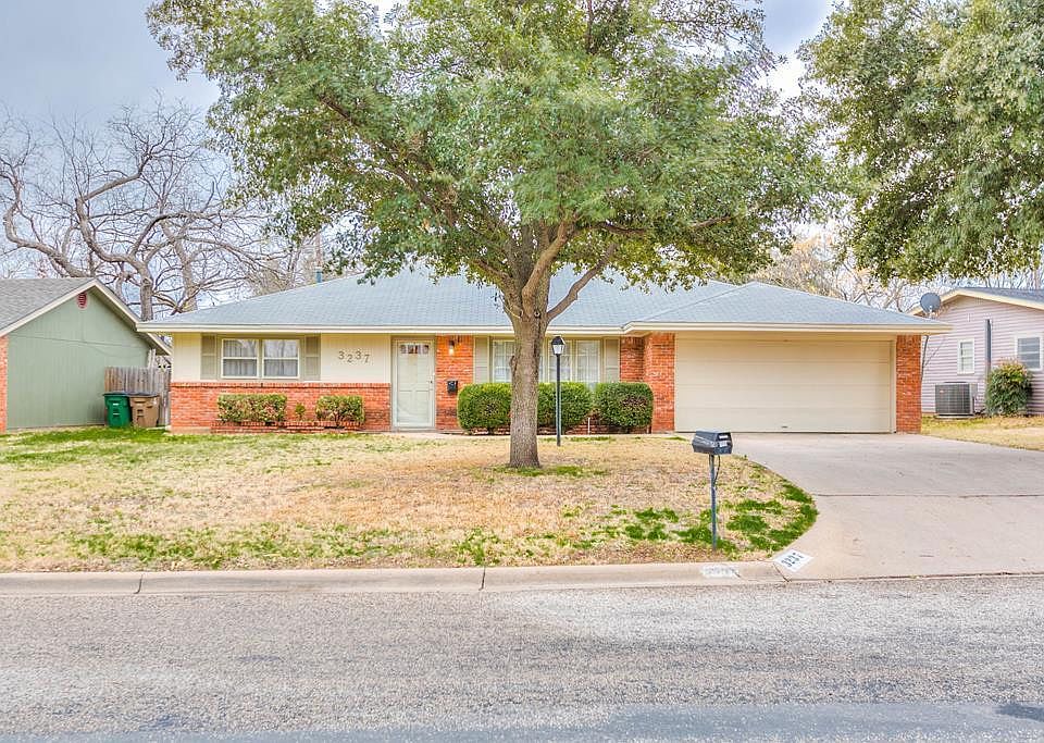 1st image of 3237 Woodland Cir