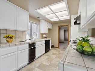 301 Inverness Ct, Roseville, CA 95678