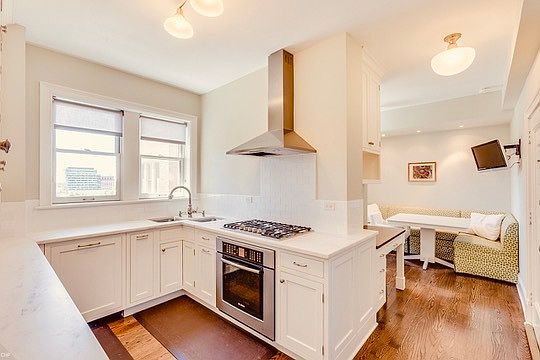 3rd image of 5000 S Cornell Ave APT 9A