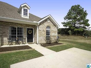 112 Waterford Lake Dr, Calera, AL 35040
