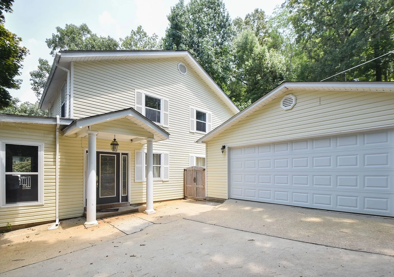 Water Front Home for Rent on Lake Jordan in Titus, AL — Photo 3