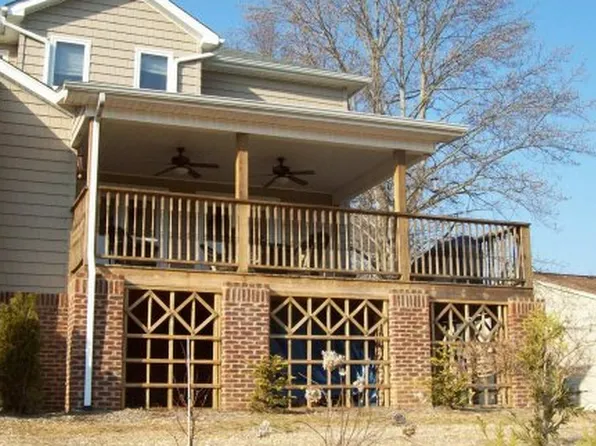 30 Whitehall, Bristol, TN 37620