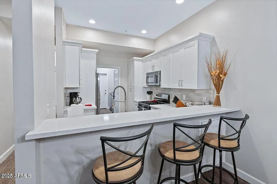 2 bed, 2.0 bath, 1279 sqft, $3,500 — Photo 3