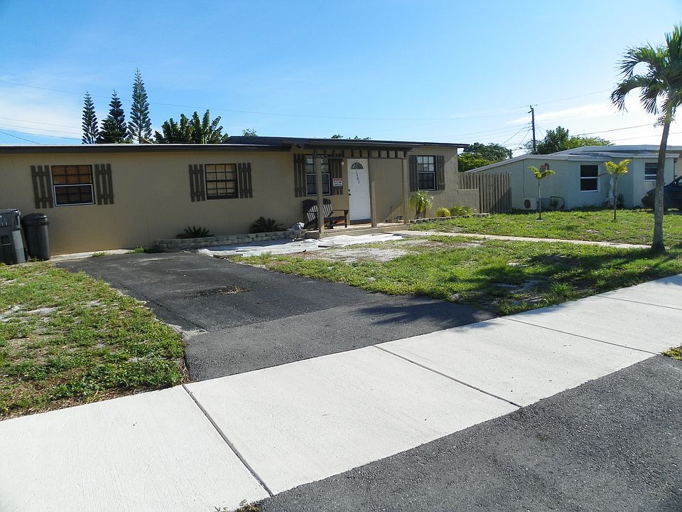 1st image of 1465 NE 51st St
