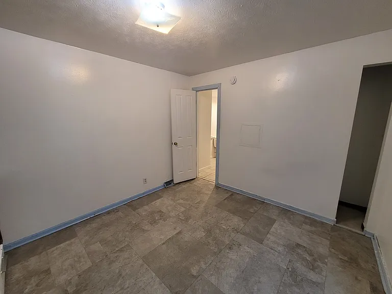 Studio, 1.0 bath, $825 — Photo 8