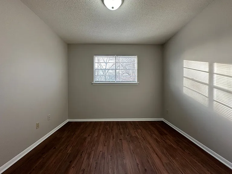 209 Lecta Ave #4 — Photo 10