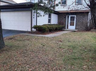 799 Woodside Dr, Roselle, IL 60172