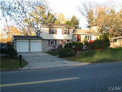 2nd image of 819 Johnston Dr