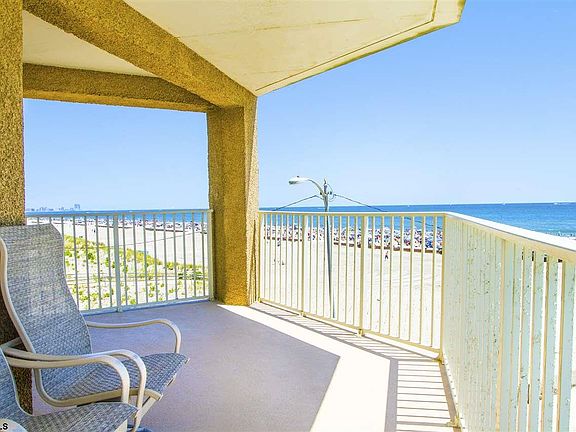 3rd image of 322 Boardwalk #415