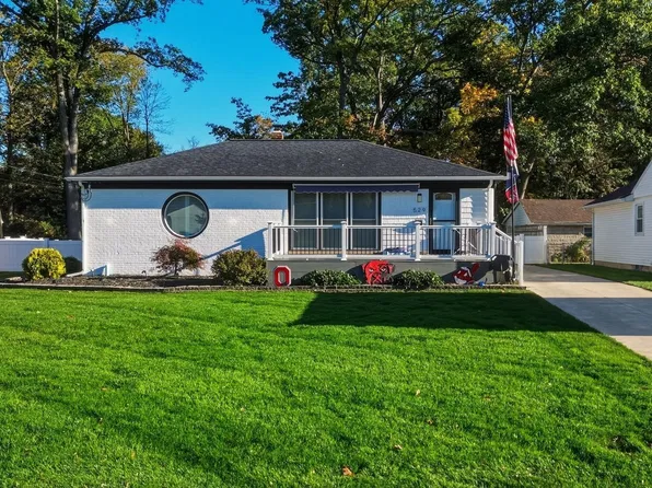 529 Woodlane Dr, Bay Village, OH 44140