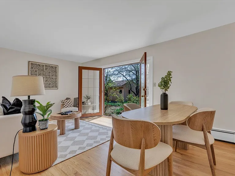 650 Hartford Dr — Photo 5