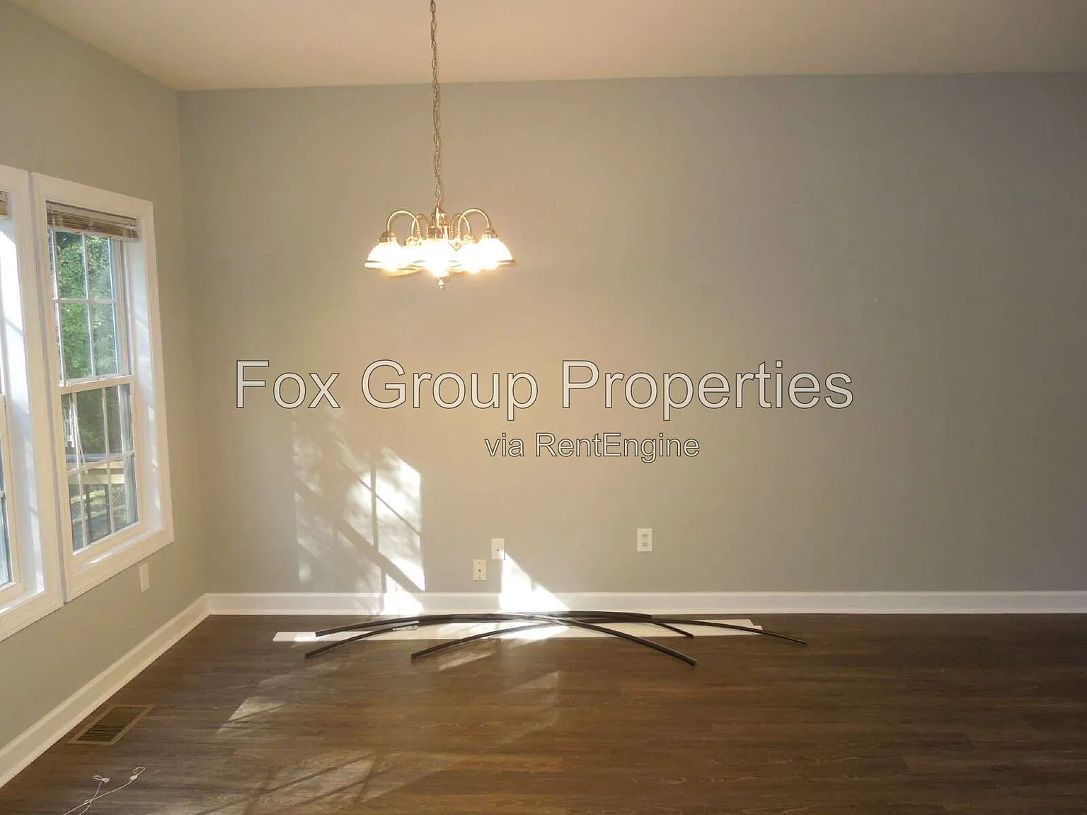 3 bed, 2.5 bath, 1350 sqft, $1,595 — Photo 2