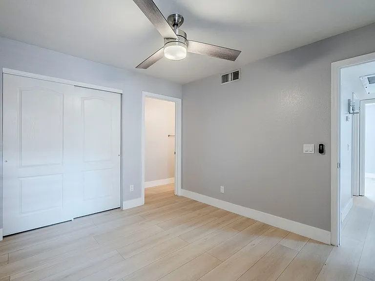 The Block on H — Photo 21