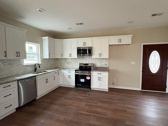 3rd image of 208 Avocada Dr