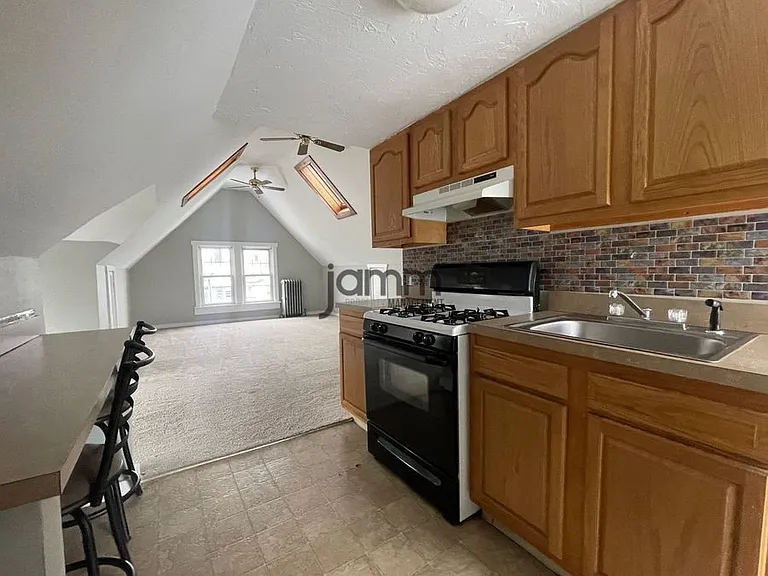 1548 Alameda Ave — Photo 5