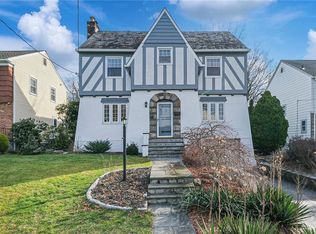 42 Bradley Rd, Scarsdale, NY 10583