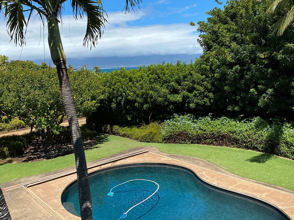 Kuau Beach pool & View
