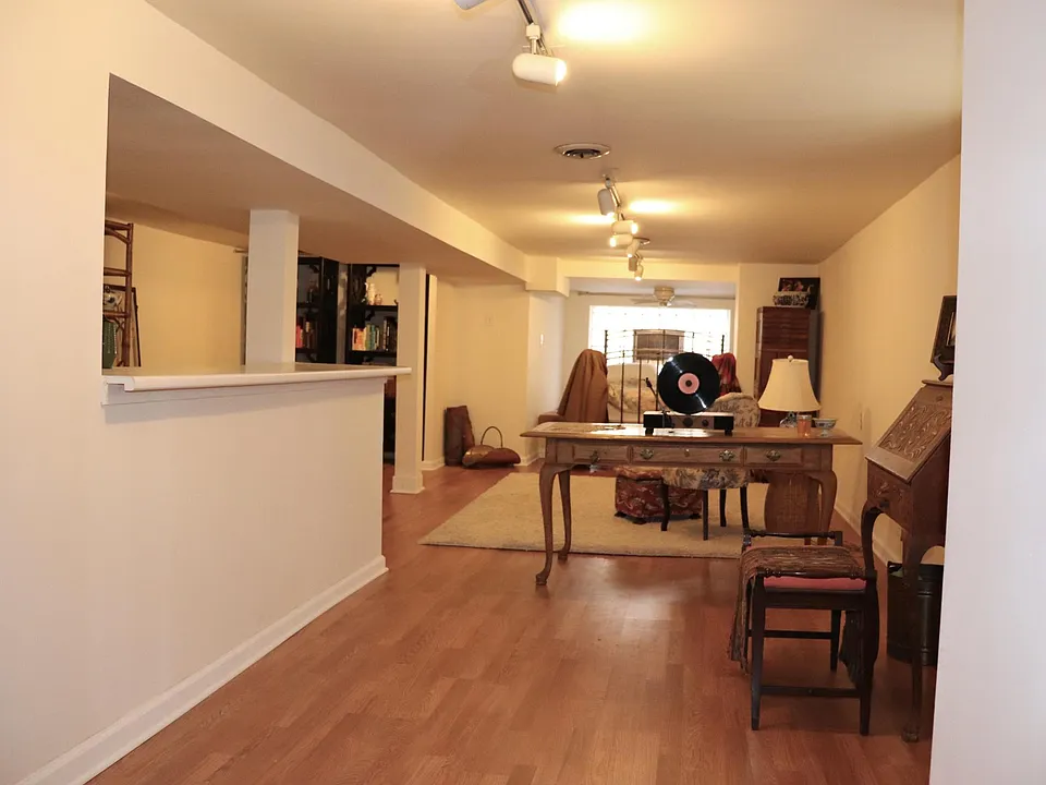 living/dining area