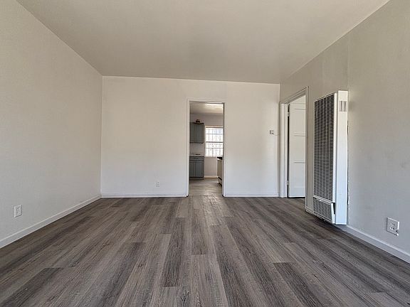3rd image of 11240 S Normandie Ave #O3