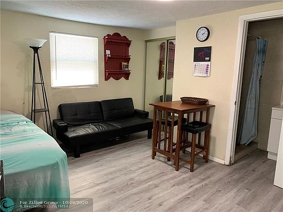 5th image of 4608 SW 29th Ter