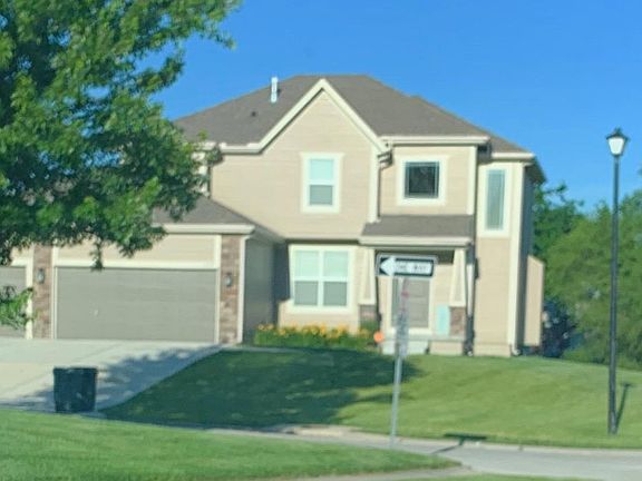 3rd image of 1405 Delaware Ridge Pl