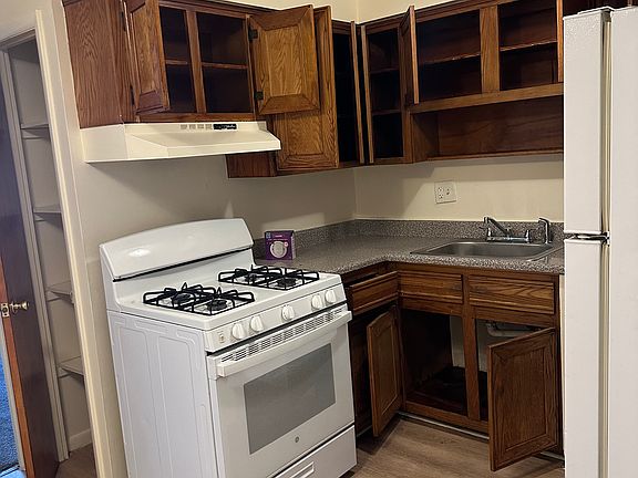 5th image of 1461 Hicks St Floor 1