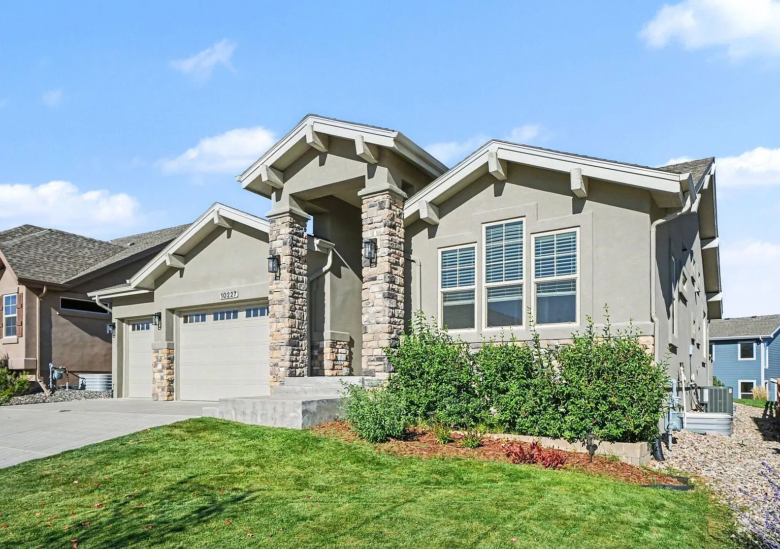 Beautiful 4-Bedroom Home With Solar Save Approx $130/Month On Electricity! — Photo 2