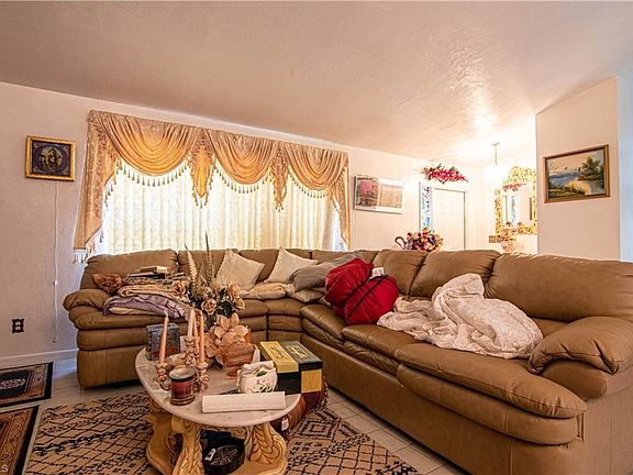 4th image of 518 McArthur AVE