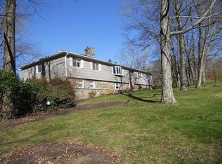 34 Barnswallow Dr, Trumbull, CT 06611