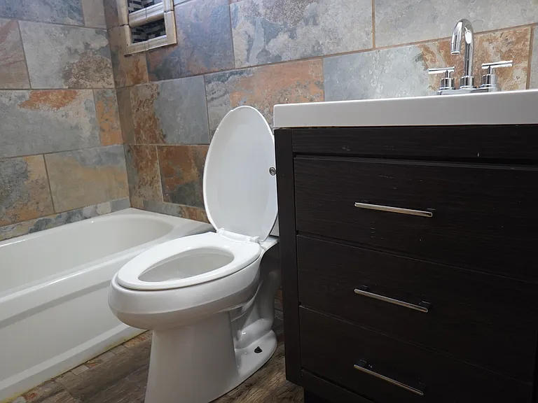 2747 Iverson St — Photo 9