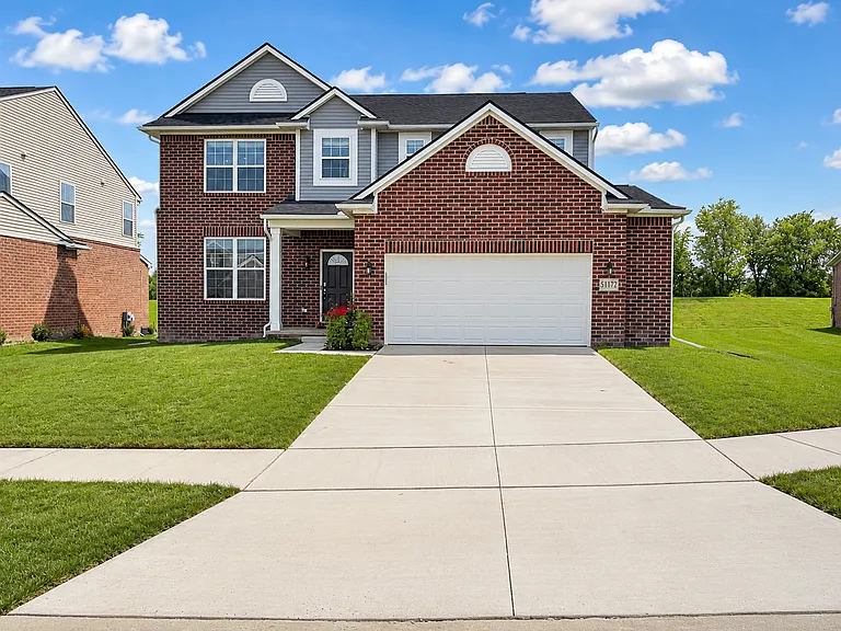 51172 Quaker Ln — Photo 1
