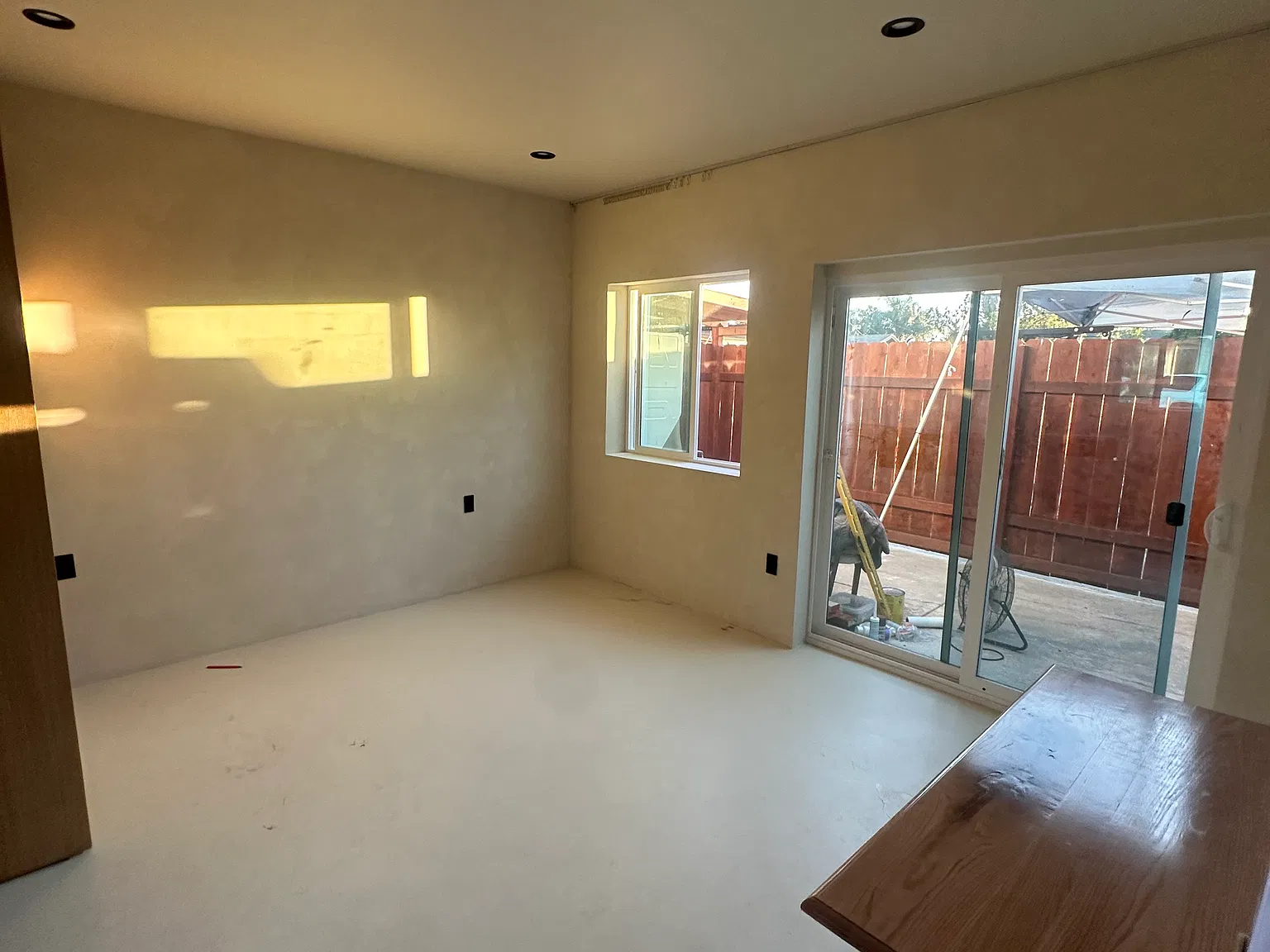 Studio, 300 sqft, $1,900 — Photo 4