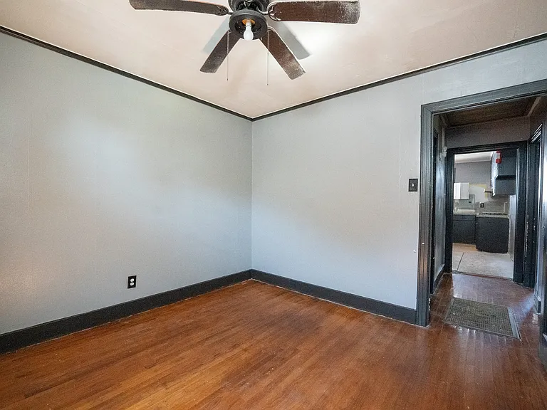 3948 Carlton St — Photo 11