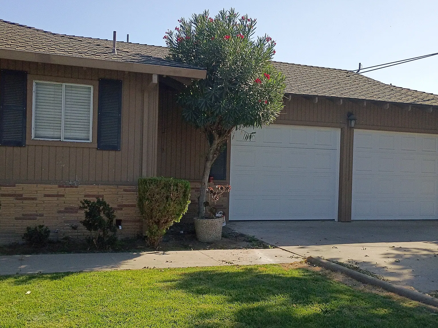 3 bed, 2.5 bath, $2,600 — Photo 2