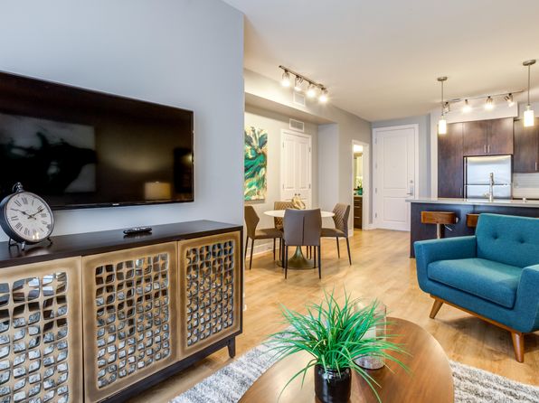 2625 E Camelback Rd APT 156