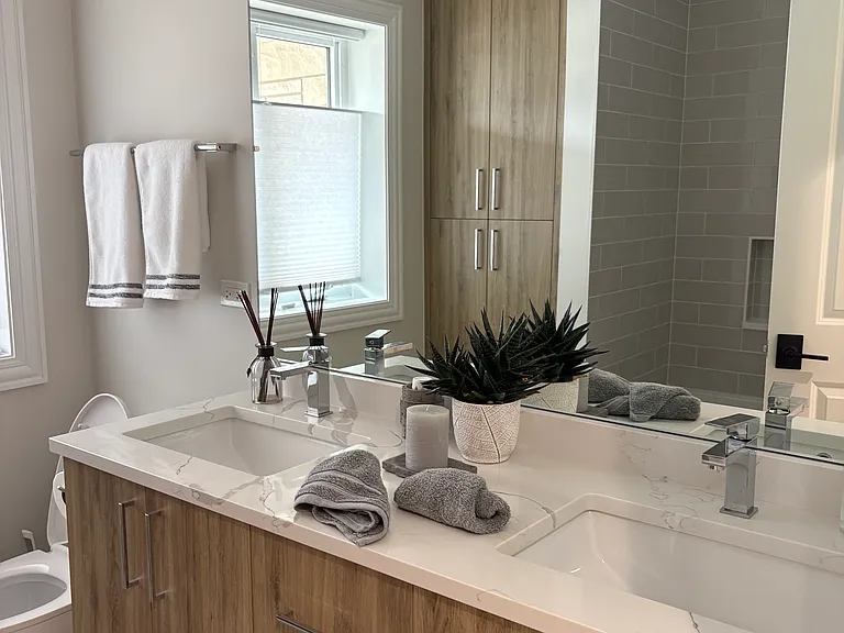 1010 Crabtree Ln — Photo 9