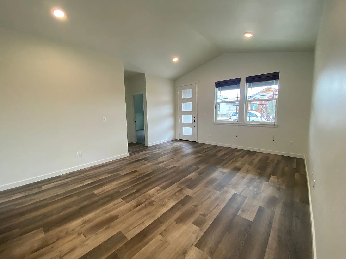 3 Bed, 3 Bath Beautiful Home! — Photo 3