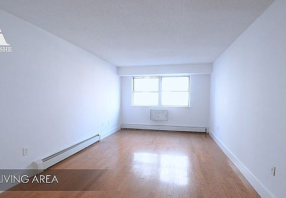3rd image of 15 W 116th St #4E