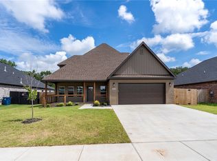 424 Ryder St, Gentry, AR 72734