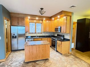 160 Boston St FLOOR 3, Dorchester, MA 02125