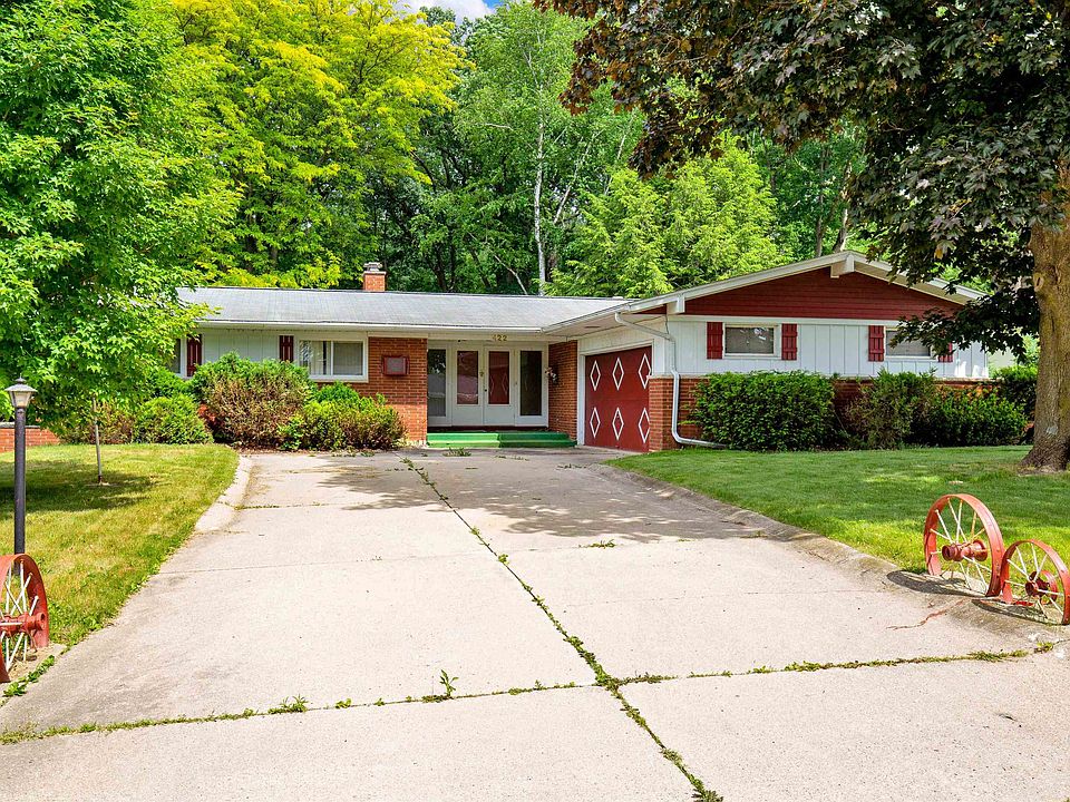 422 Eaton St, Green Lake, WI 54941 Zillow