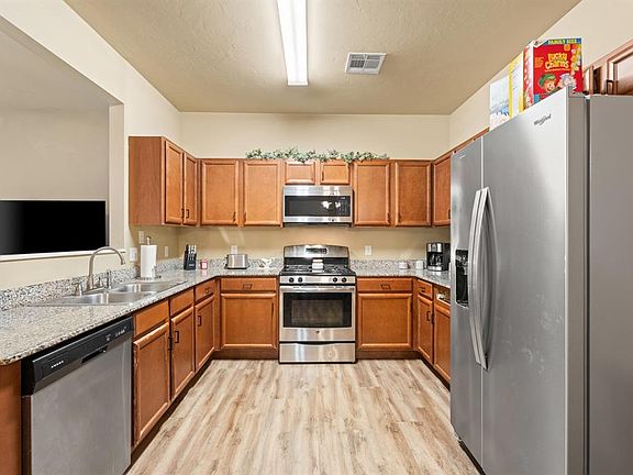 5th image of 110 Barrett Pl #108 & 110