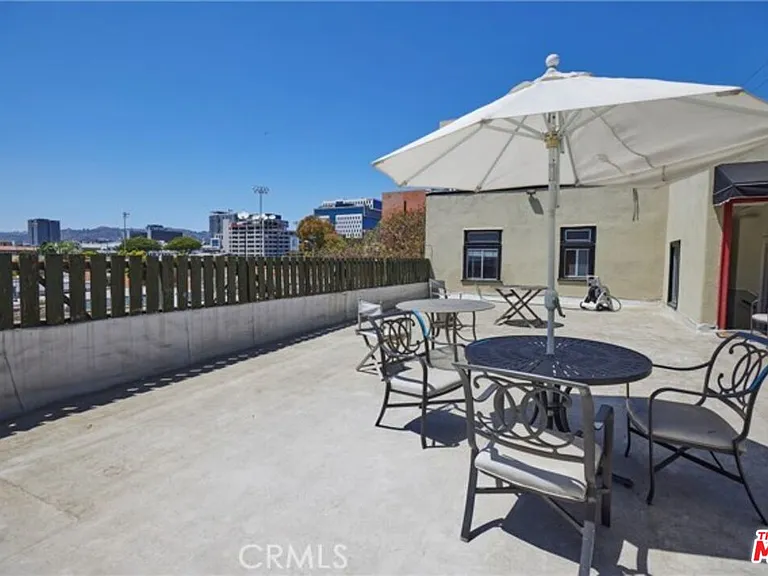 1275 N Wilton Pl #1275B — Photo 17