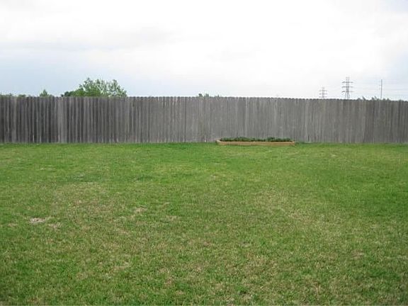 3rd image of 4310 N Meadow Dr