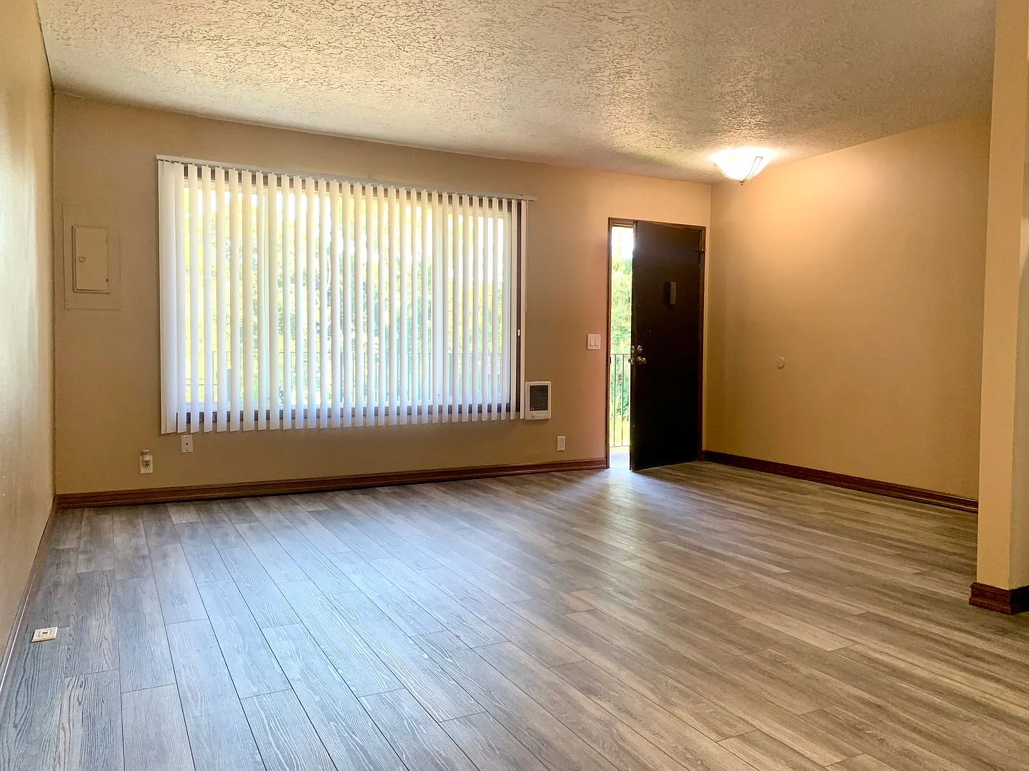 #376 Garden Home Apartments — Photo 1