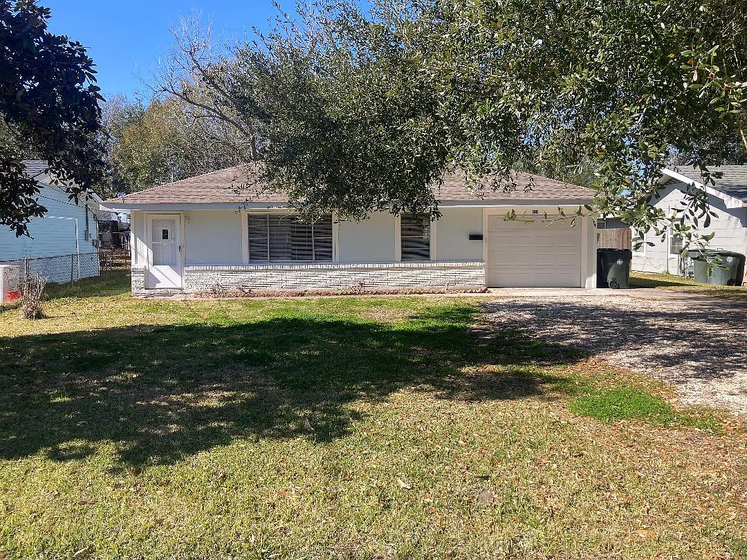 3 bed, 1388 sqft, $1,500 — Photo 1