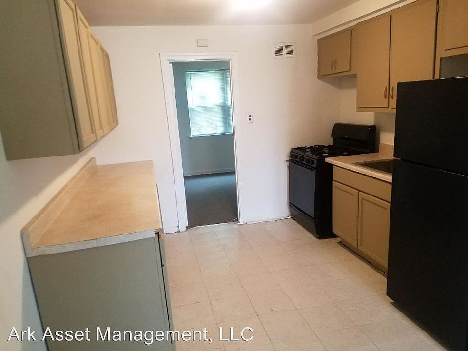 1st image of 208 E Albanus St #2
