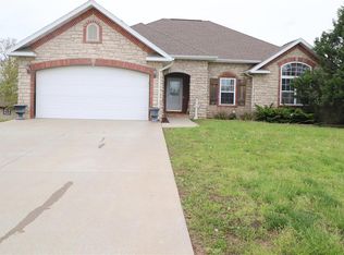 114 La Vista Dr, Waynesville, MO 65583