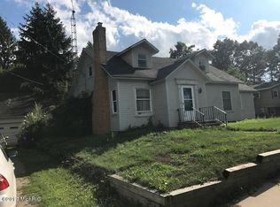 5050 Ten Mile Rd NE, Rockford, MI 49341